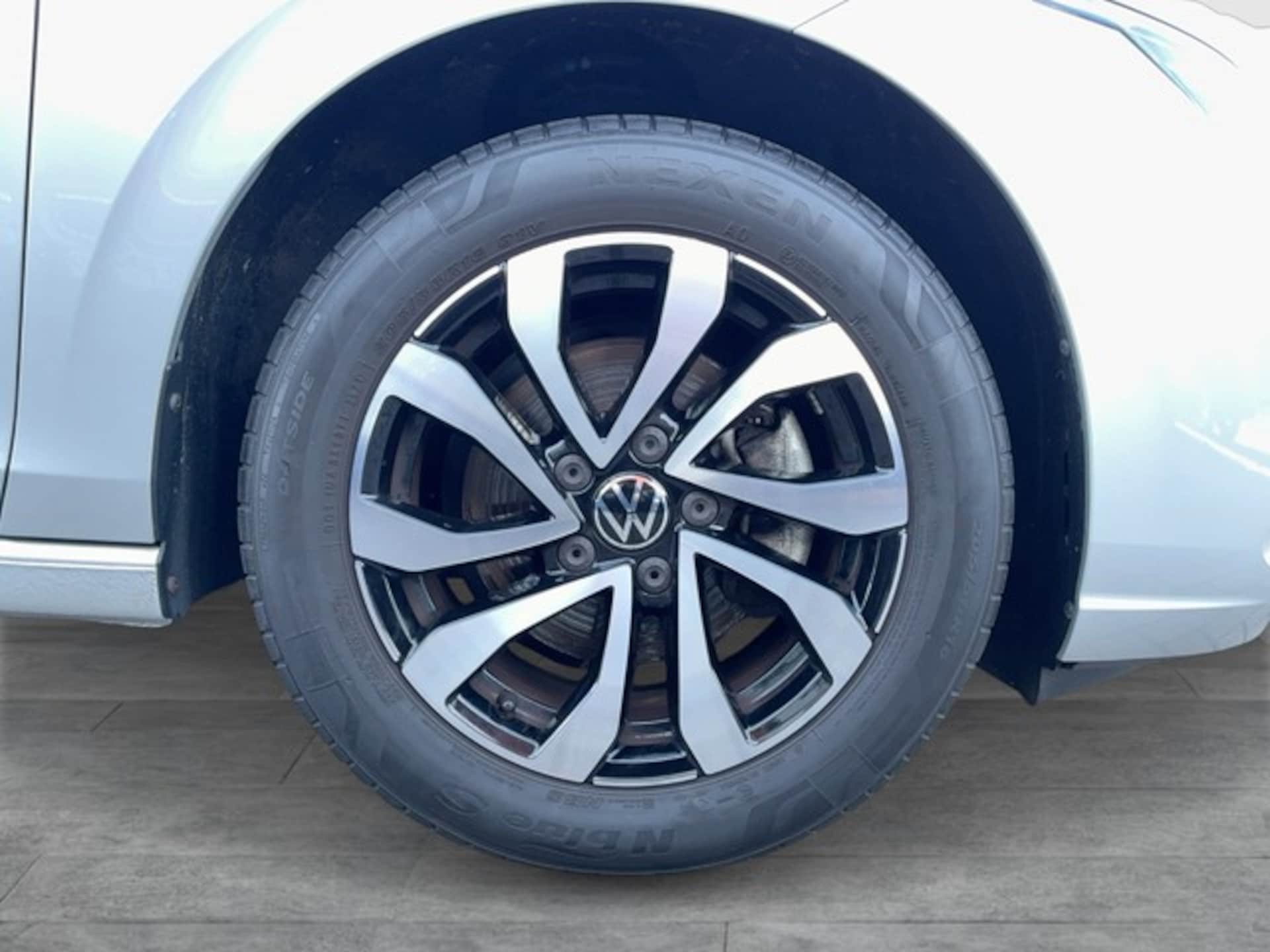 Volkswagen Golf Active