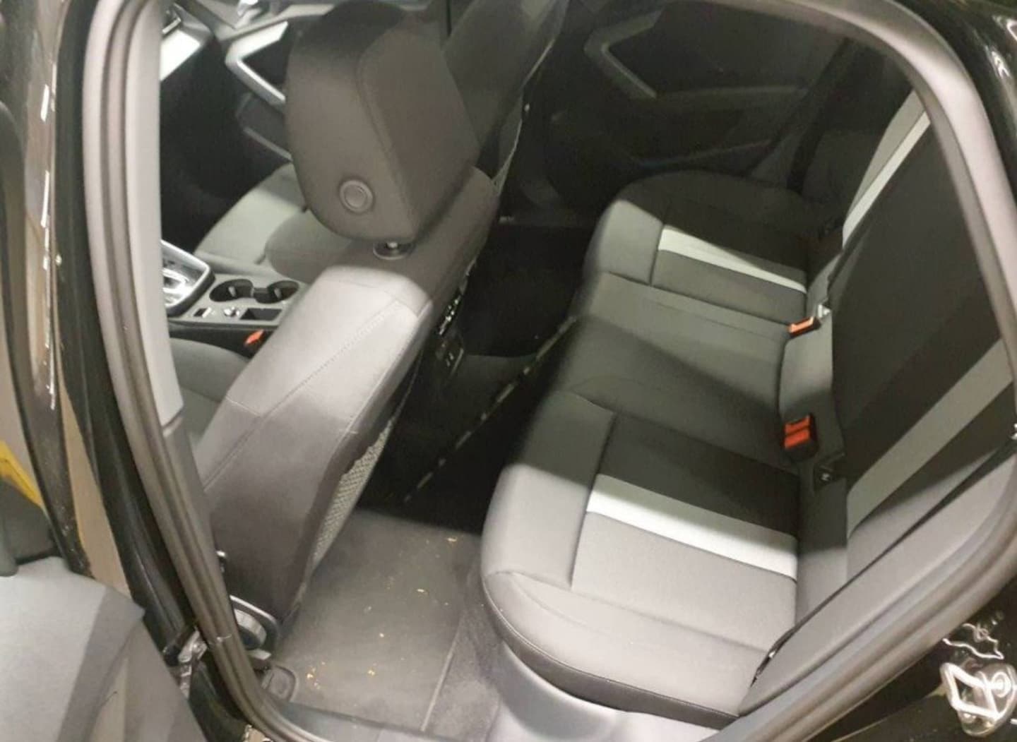 Bild über Audi A3 Limousine TDI S tronic - für weitere Informationen kontaktieren Sie den Audi Partner