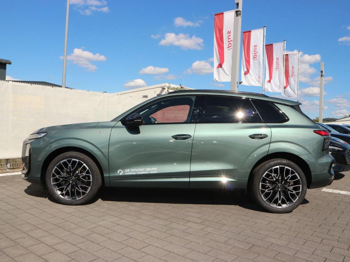 Bild über Audi Q3 SUV TFSI quattro 150 kW S tronic - für weitere Informationen kontaktieren Sie den Audi Partner