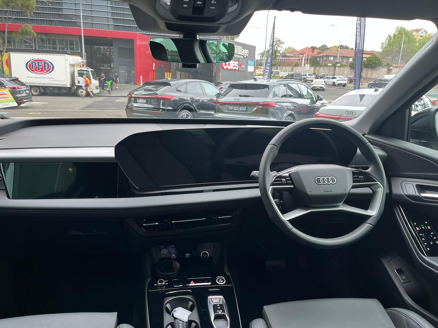 Image about Audi Q6 SUV e-tron e-tron