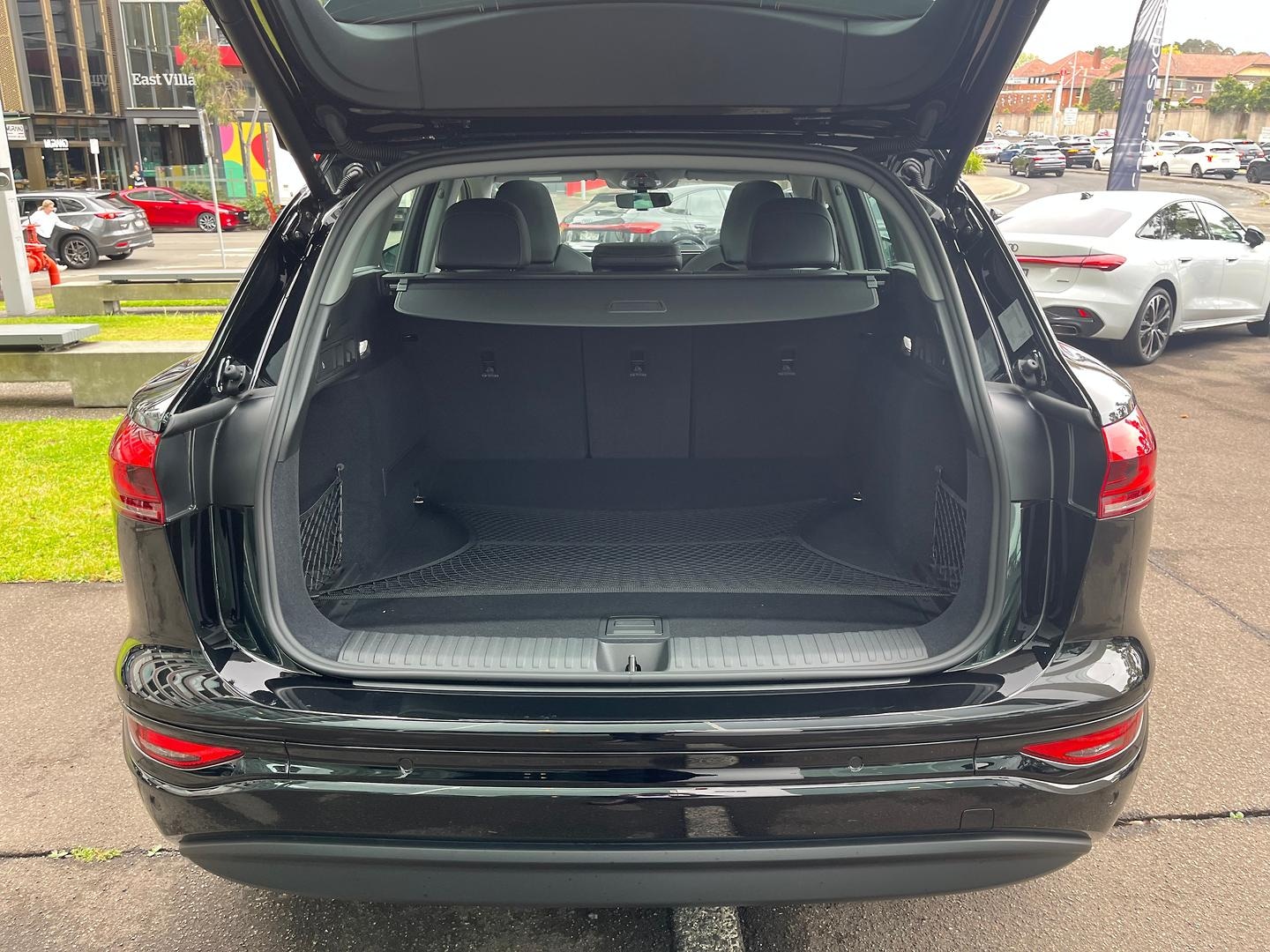 Image about Audi Q6 SUV e-tron e-tron