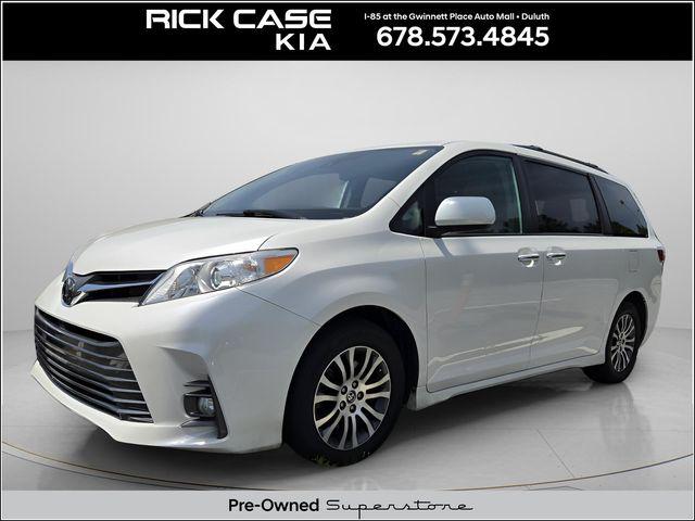 2020 Toyota Sienna XLE