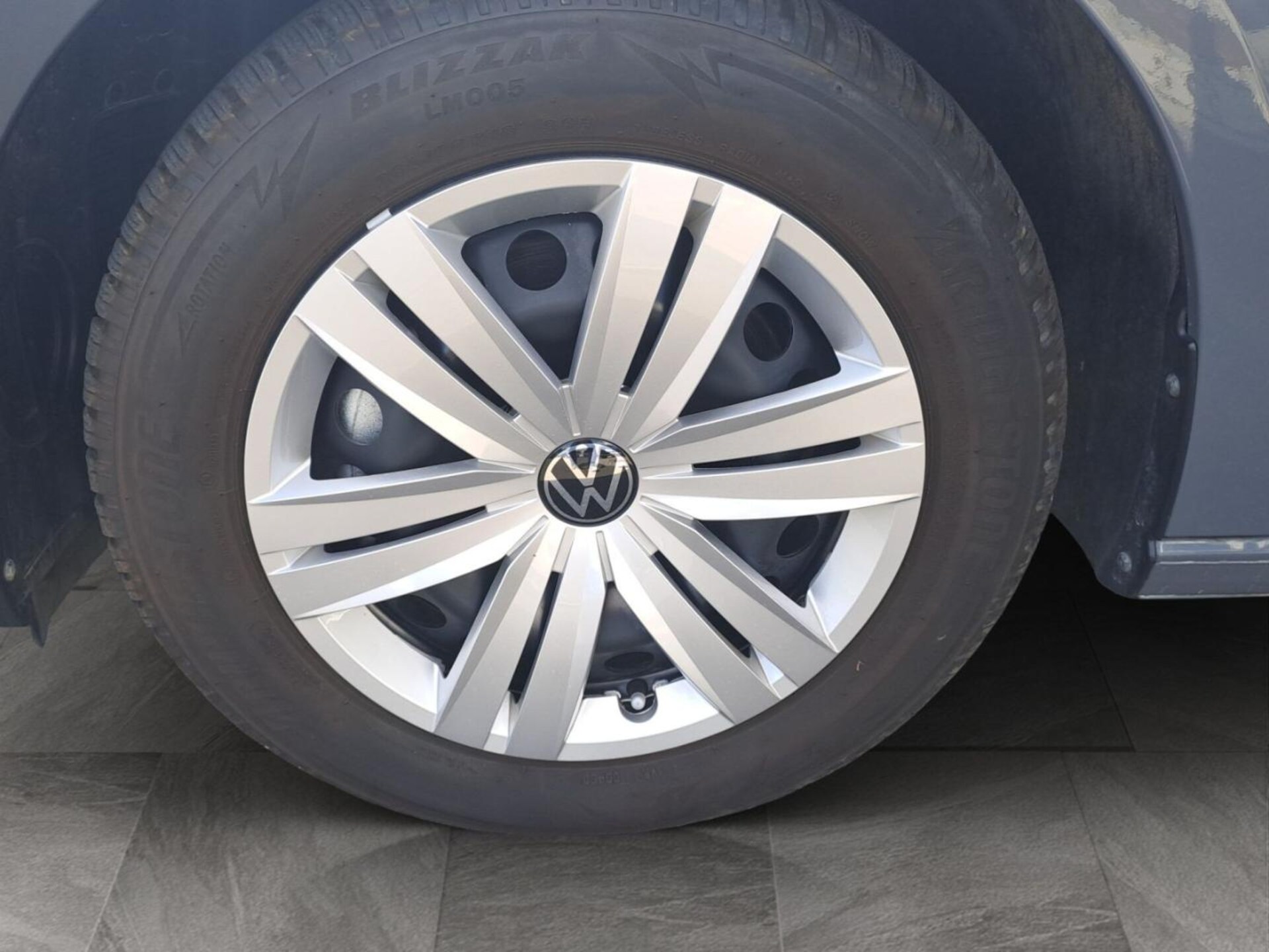 Volkswagen Caddy Basis-Modell