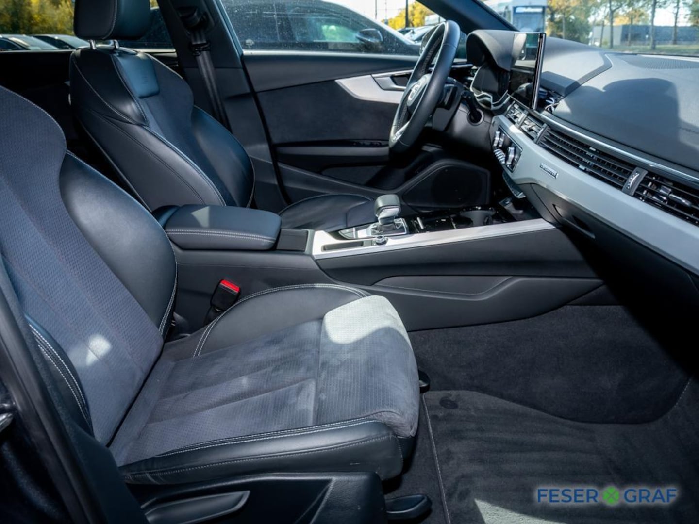 Bild über Audi A4 Avant S line 45 TFSI quattro S tronic - für weitere Informationen kontaktieren Sie den Audi Partner