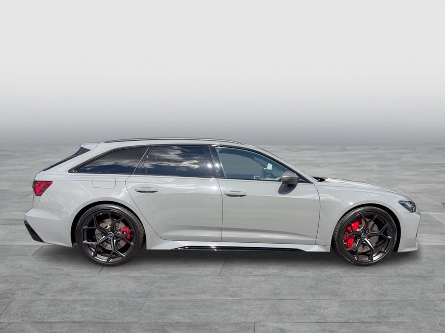Bild über Audi RS 6 Avant performance quattro tiptronic - für weitere Informationen kontaktieren Sie den Audi Partner
