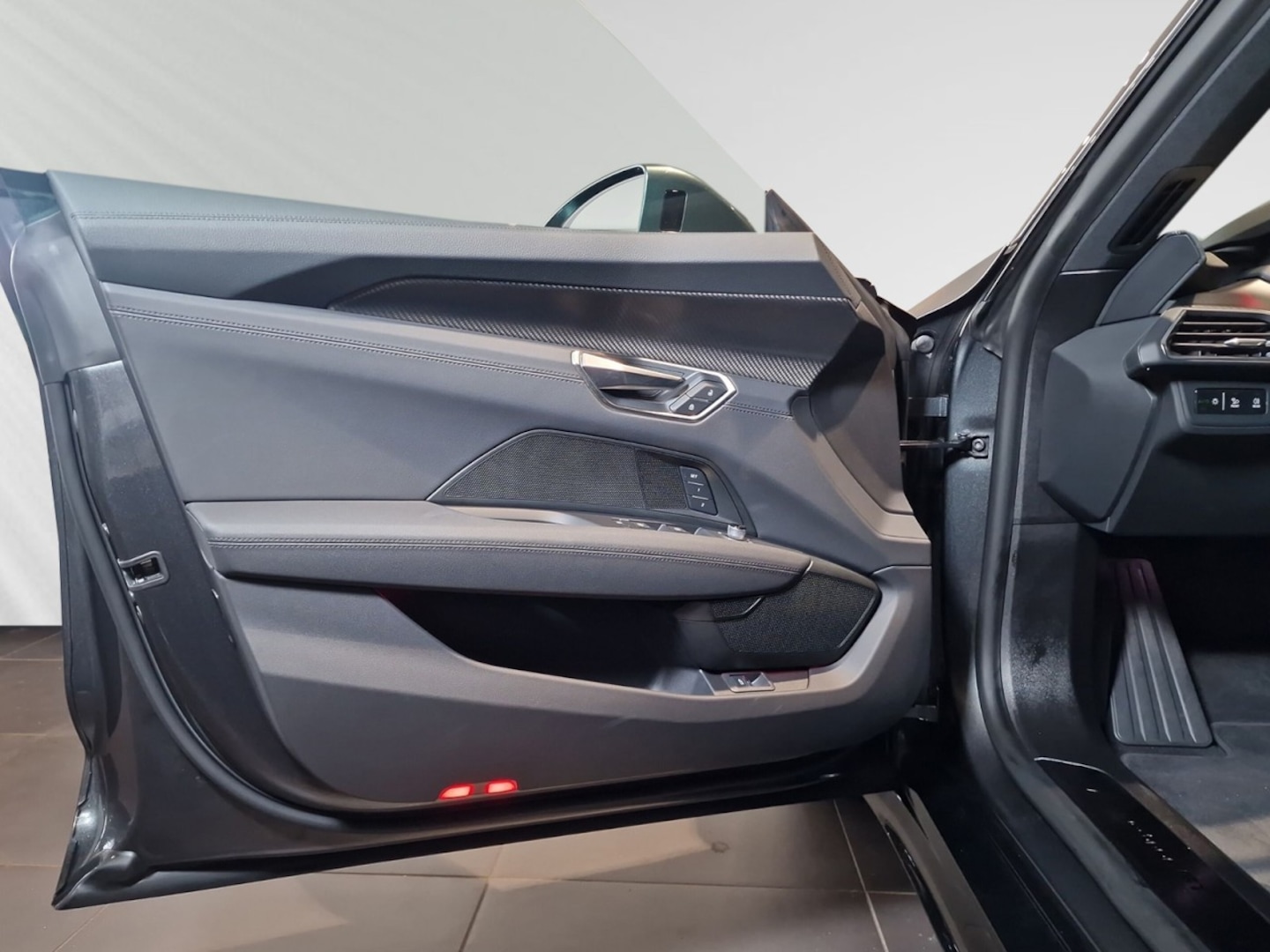 Bild über Audi e-tron GT e-tron quattro - für weitere Informationen kontaktieren Sie den Audi Partner