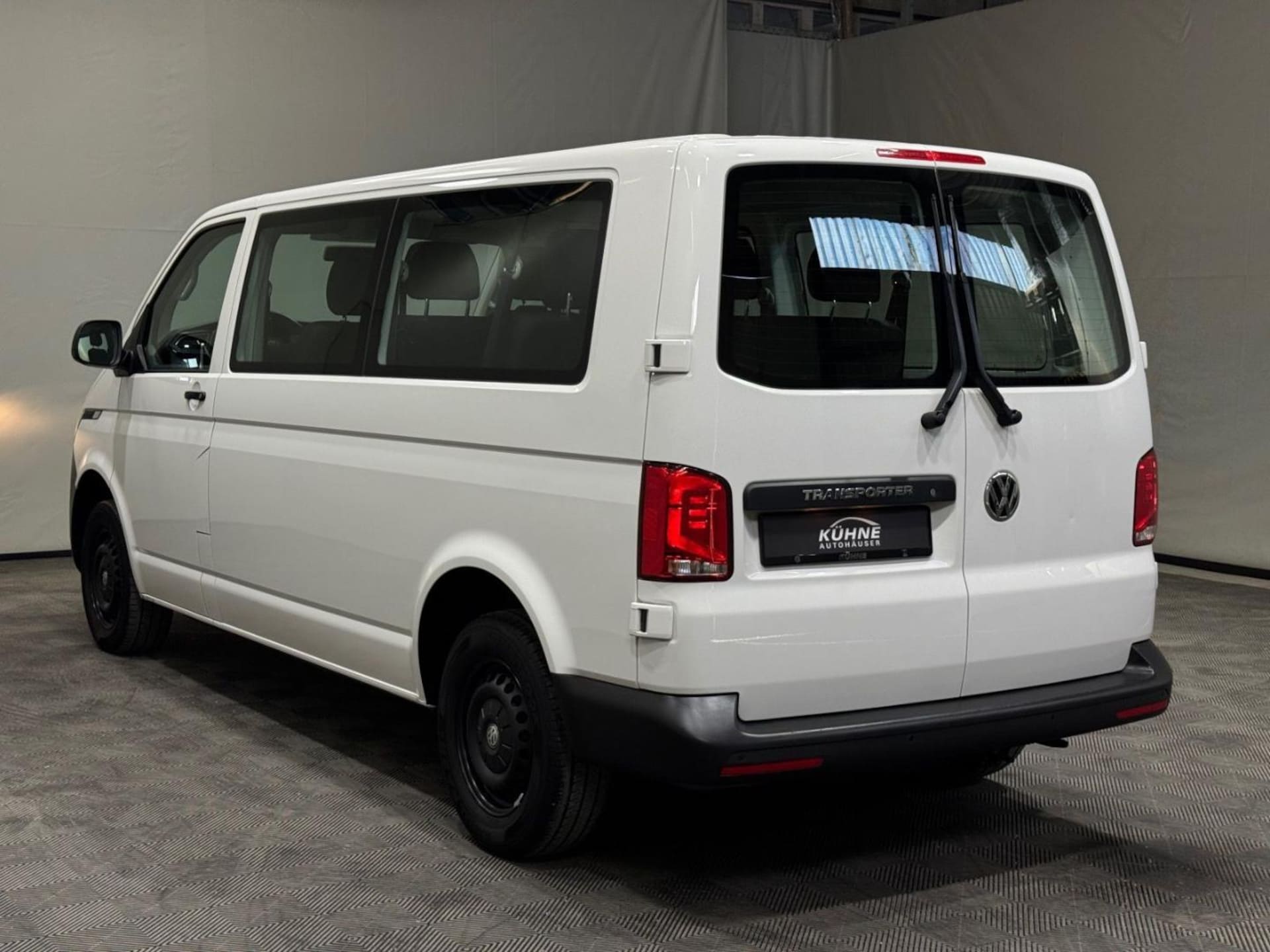 Volkswagen T6.1 Transporter Kombi langer Radstand
