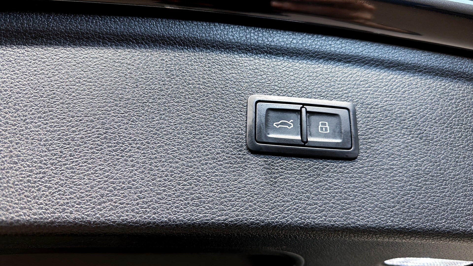 Bild som visar&nbsp;Audi Q5&nbsp;Q5 40 TDI quattro Proline advanced 204 hk S tronic - för mer information kontakta din Audi Partner