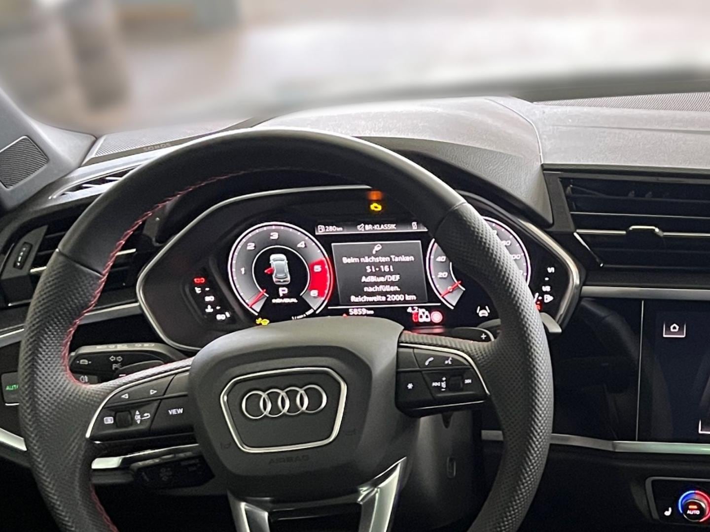 Bild über Audi Q3 TDI quattro 142 kW S tronic - für weitere Informationen kontaktieren Sie den Audi Partner