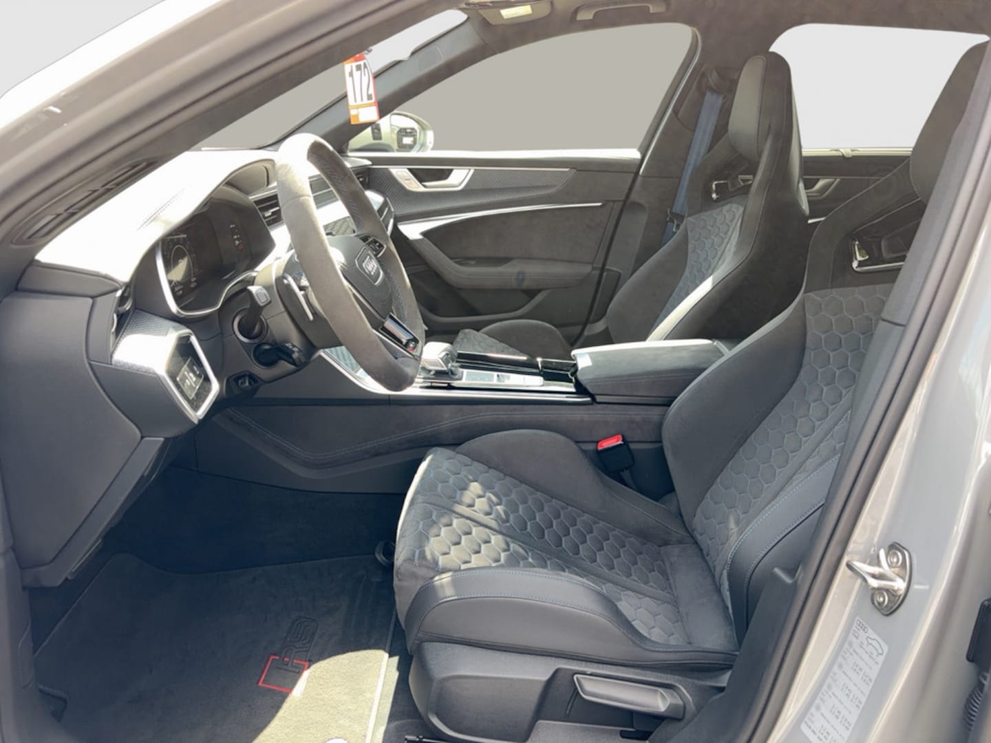 Bild über Audi RS 6 Avant performance quattro tiptronic - für weitere Informationen kontaktieren Sie den Audi Partner