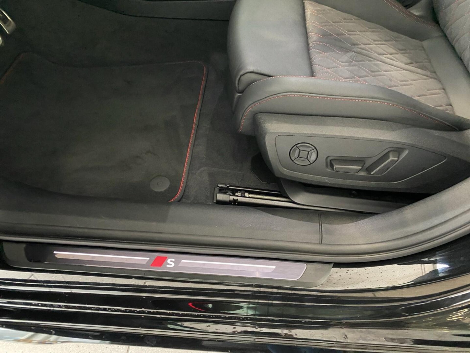 Audi A6 Avant edition one