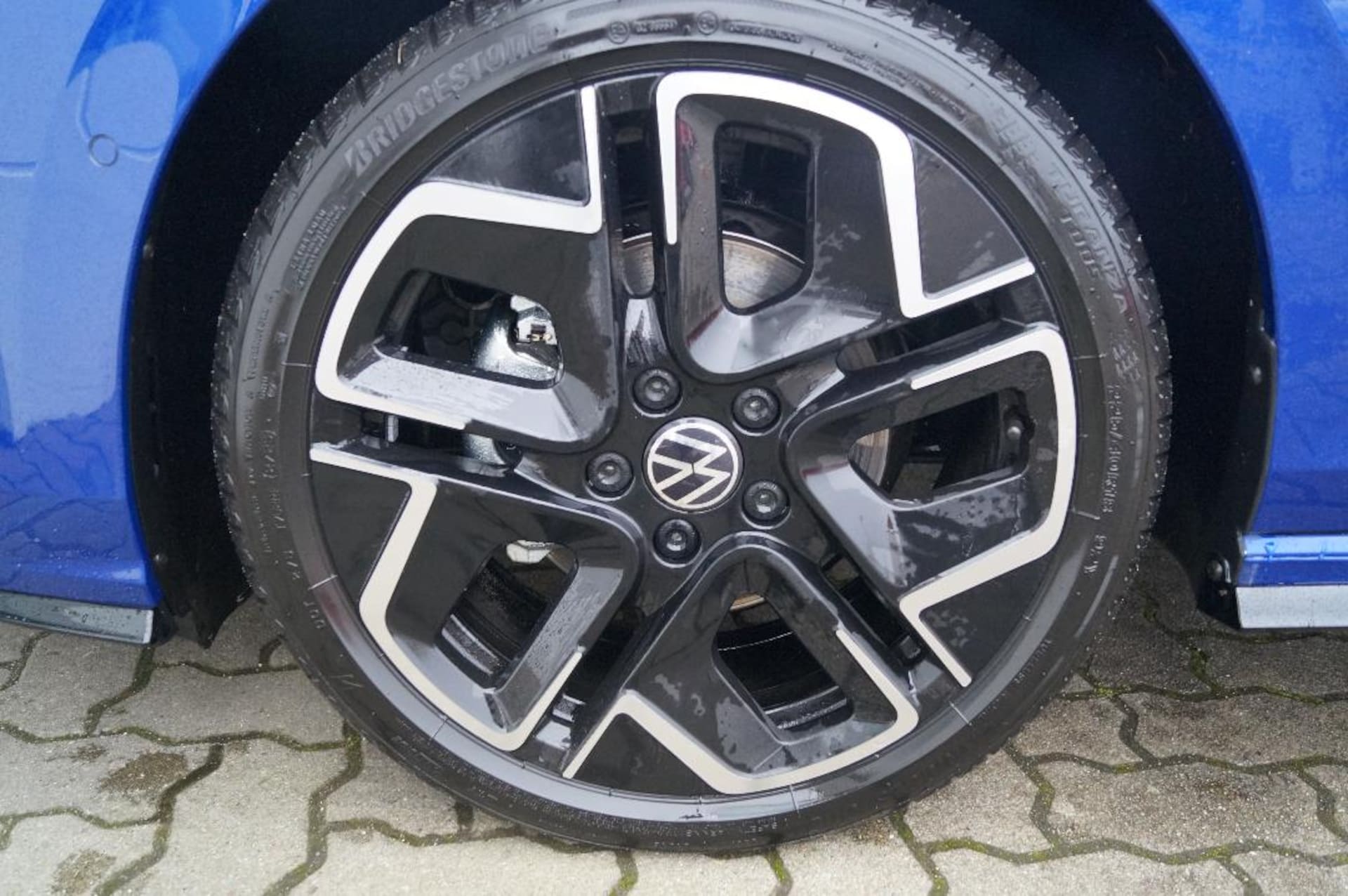 Volkswagen Golf R-Line