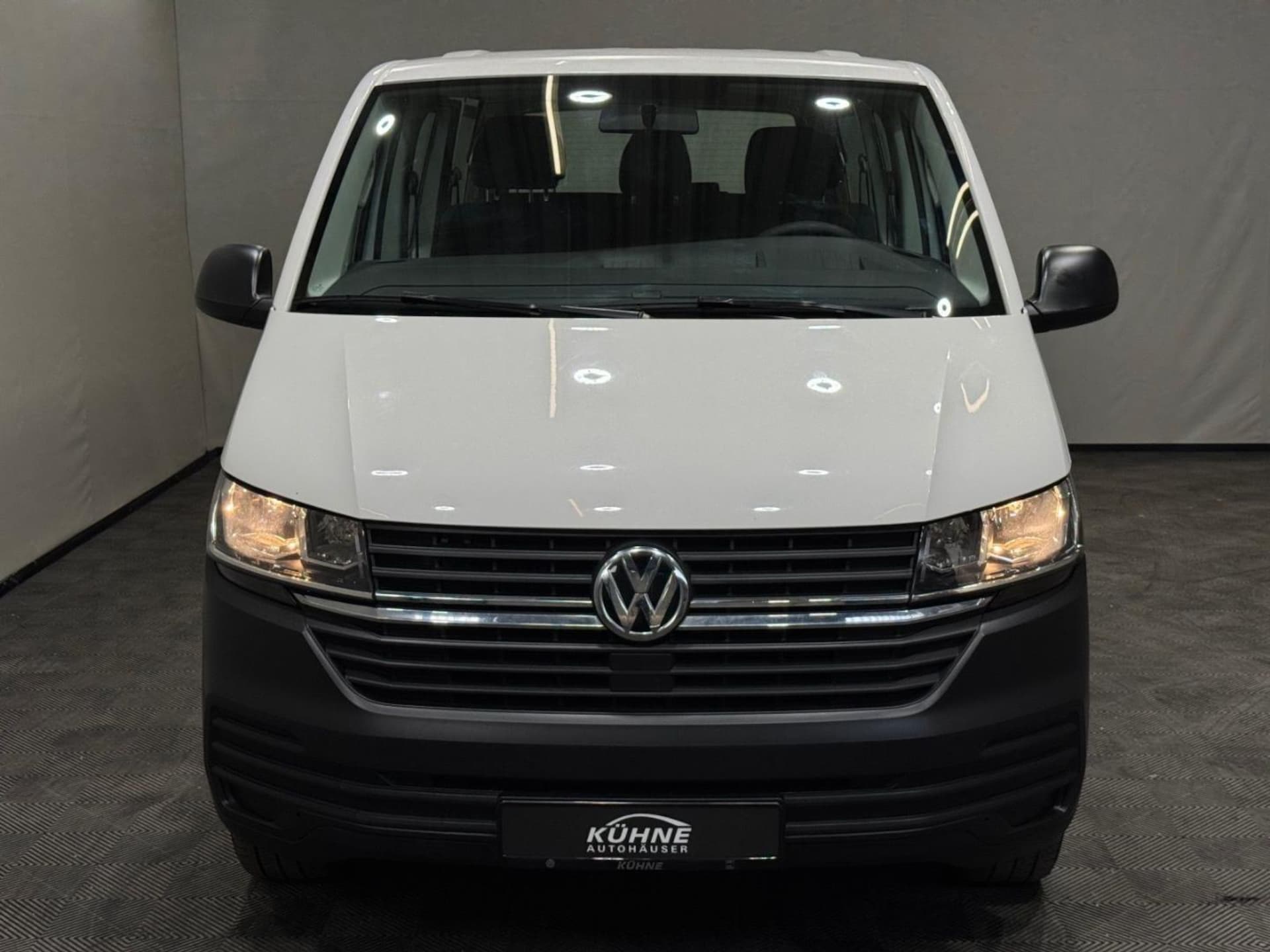 Volkswagen T6.1 Transporter Kombi langer Radstand