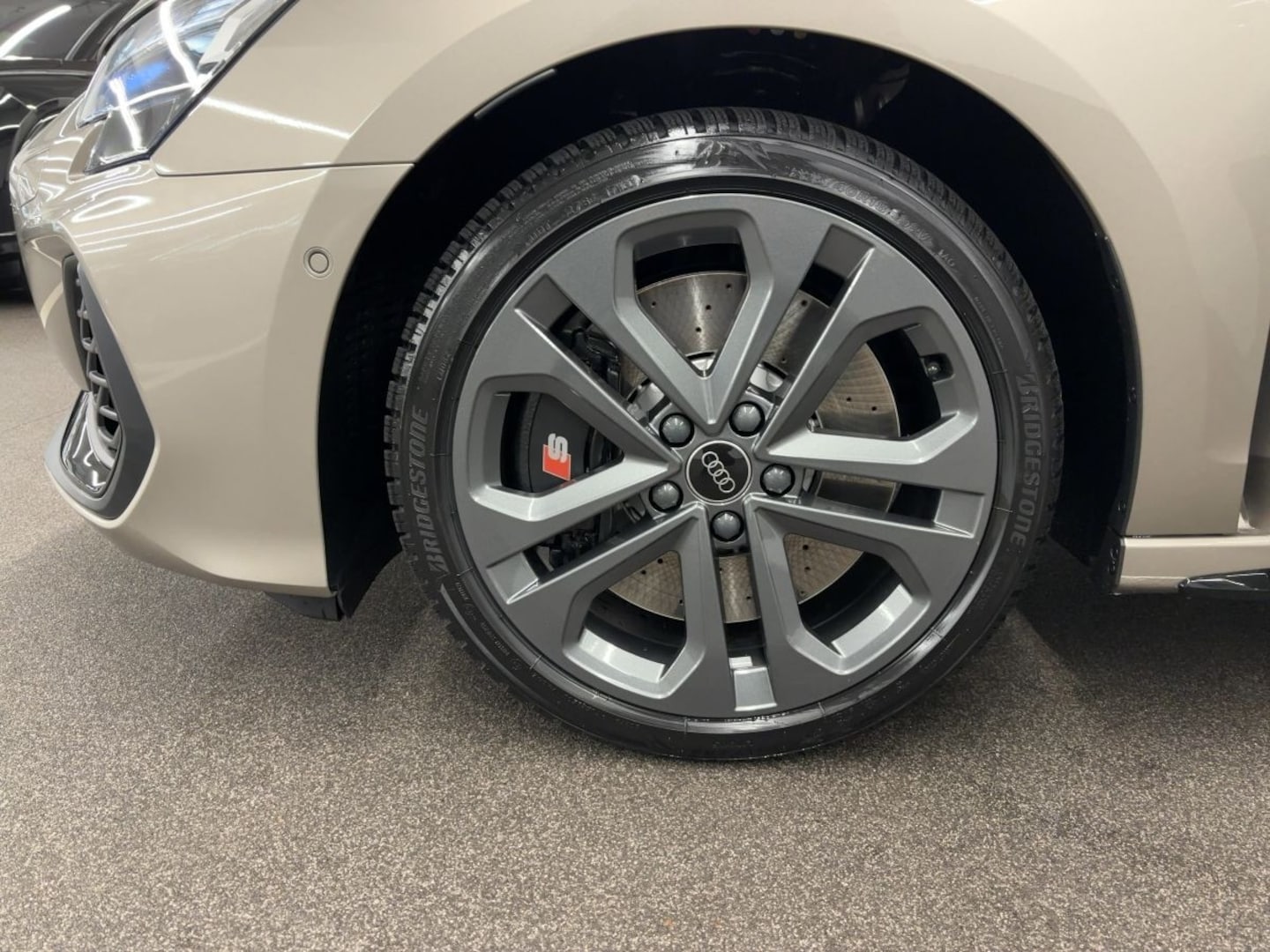 Bild über Audi S3 Sportback TFSI quattro S tronic - für weitere Informationen kontaktieren Sie den Audi Partner
