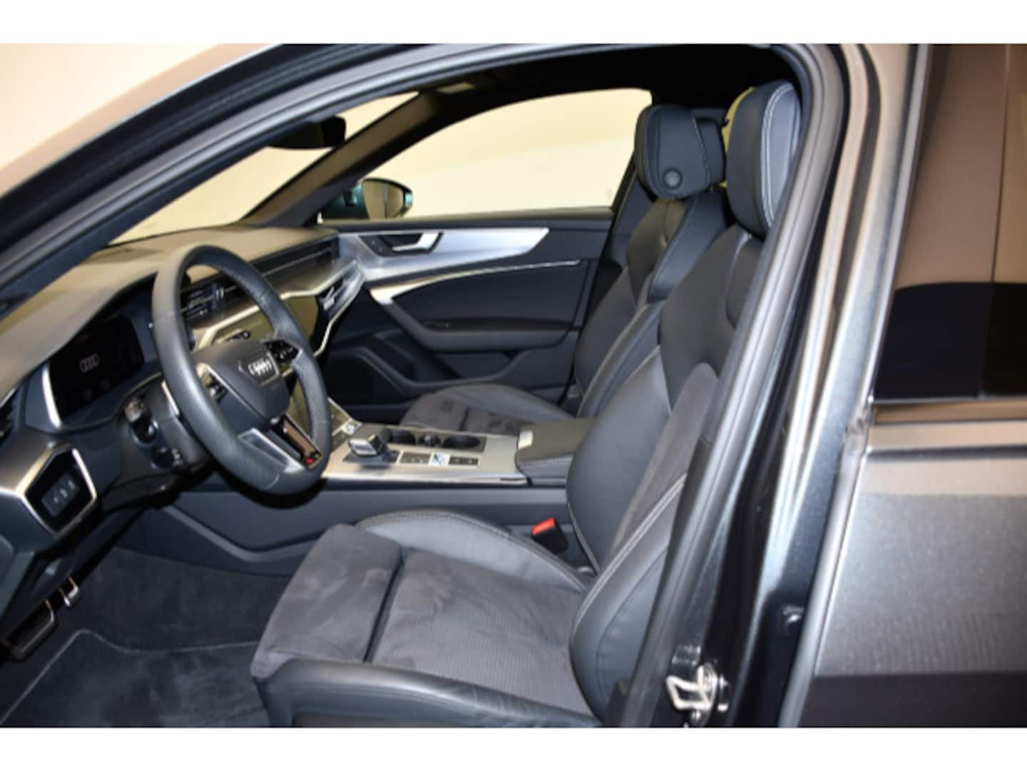 Bild über Audi S6 Avant TDI quattro tiptronic - für weitere Informationen kontaktieren Sie den Audi Partner