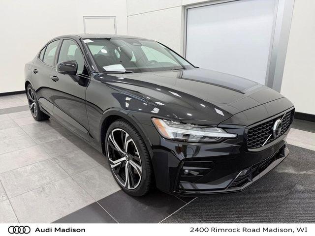 2024 Volvo S60 B5 Ultimate Dark Theme AWD's photo
