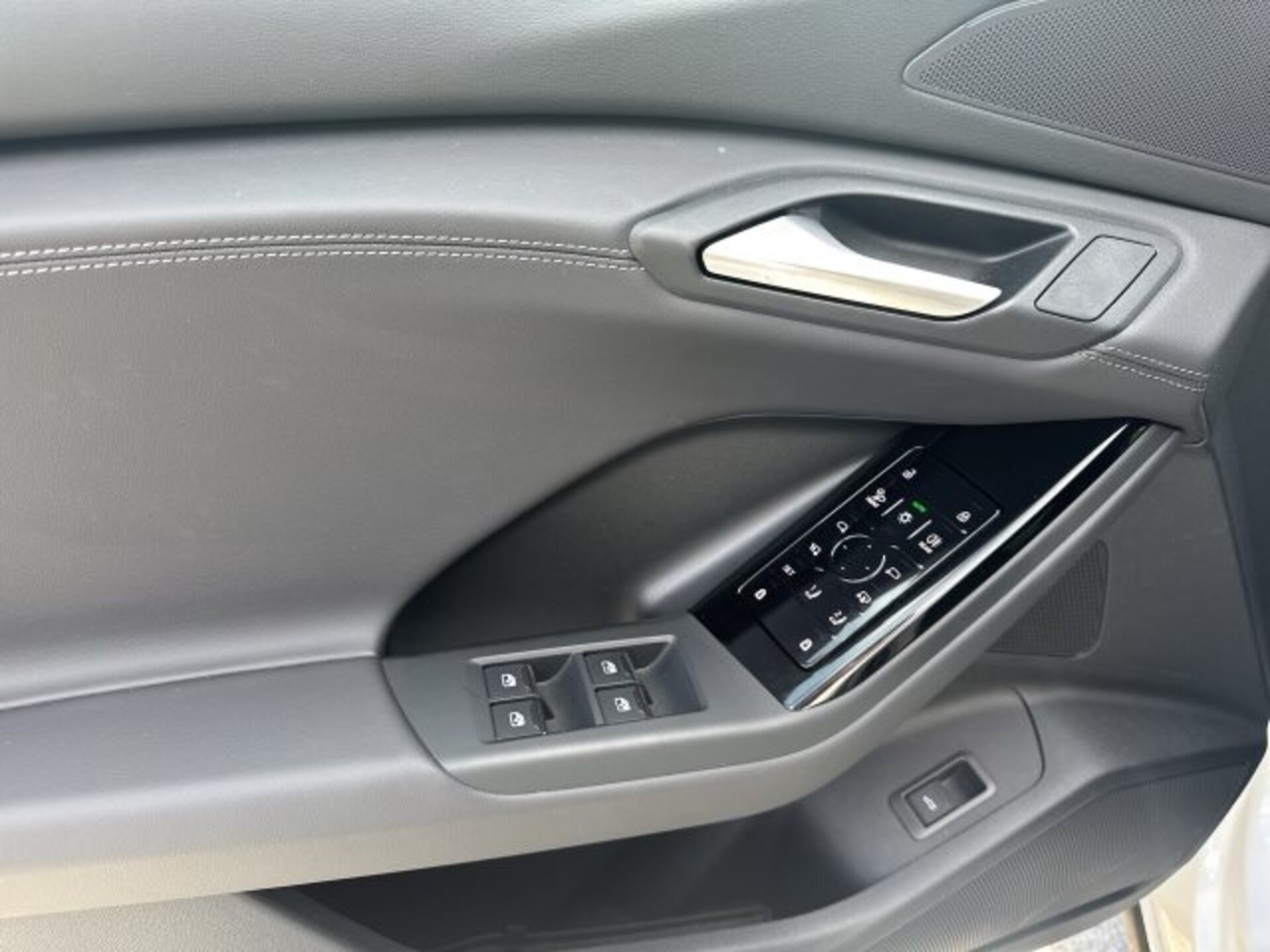 Audi Q6 SUV e-tron