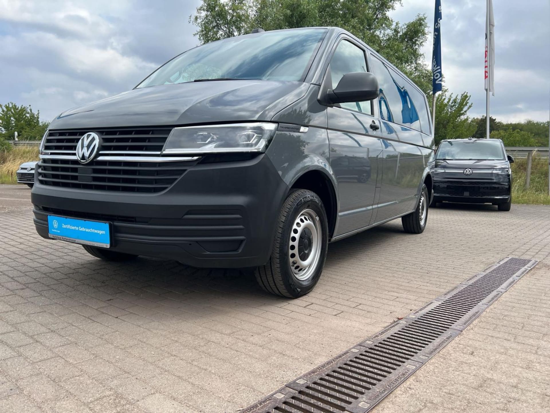 Volkswagen T6.1 Transporter Kombi langer Radstand