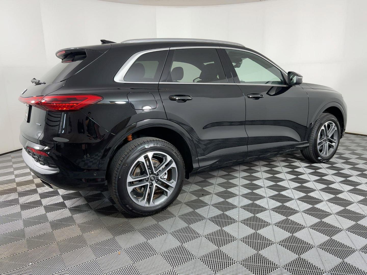2025 Audi Q5 Premium - Photo 6