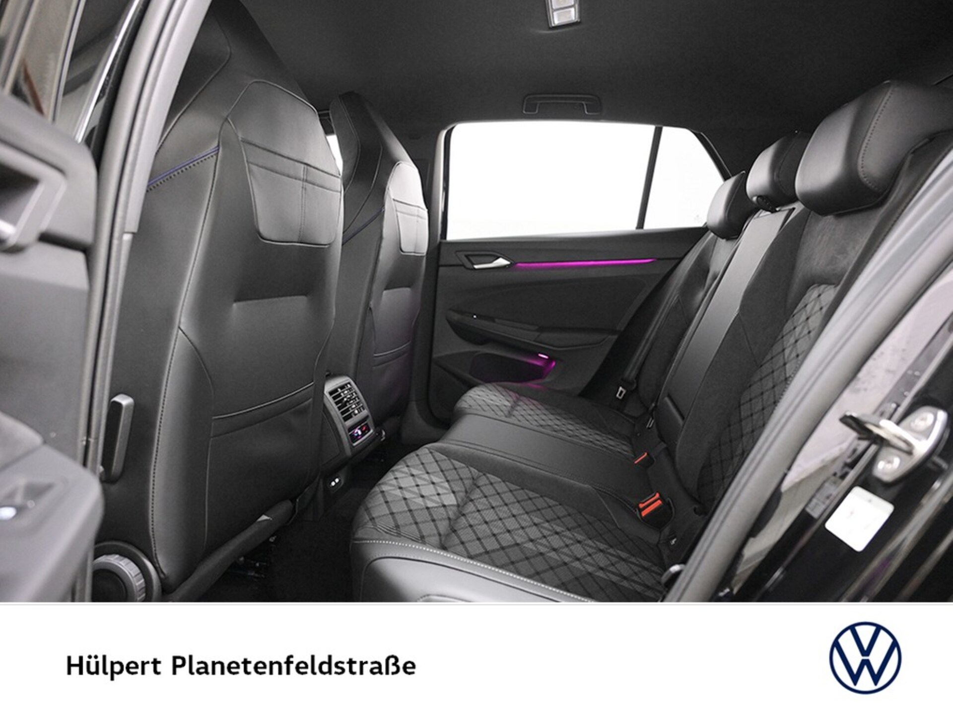 Volkswagen Golf R-Line