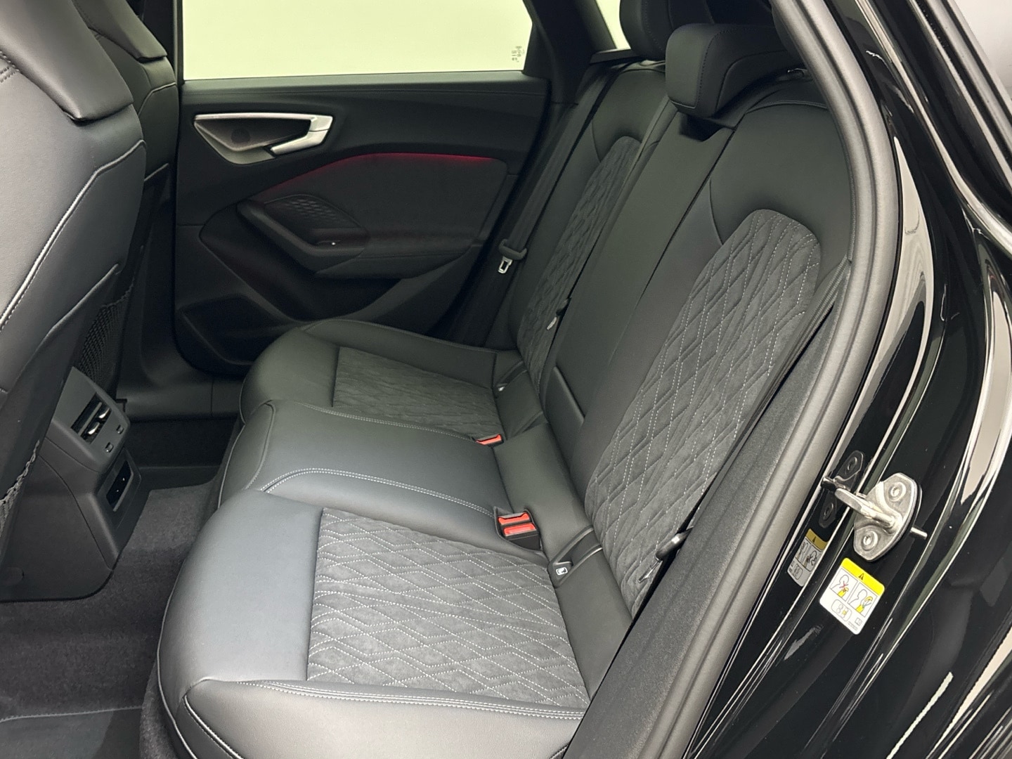 Bild über Audi A5 Limousine TDI quattro 150 kW S tronic - für weitere Informationen kontaktieren Sie den Audi Partner