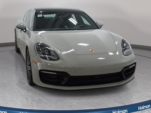 2022 Porsche Panamera