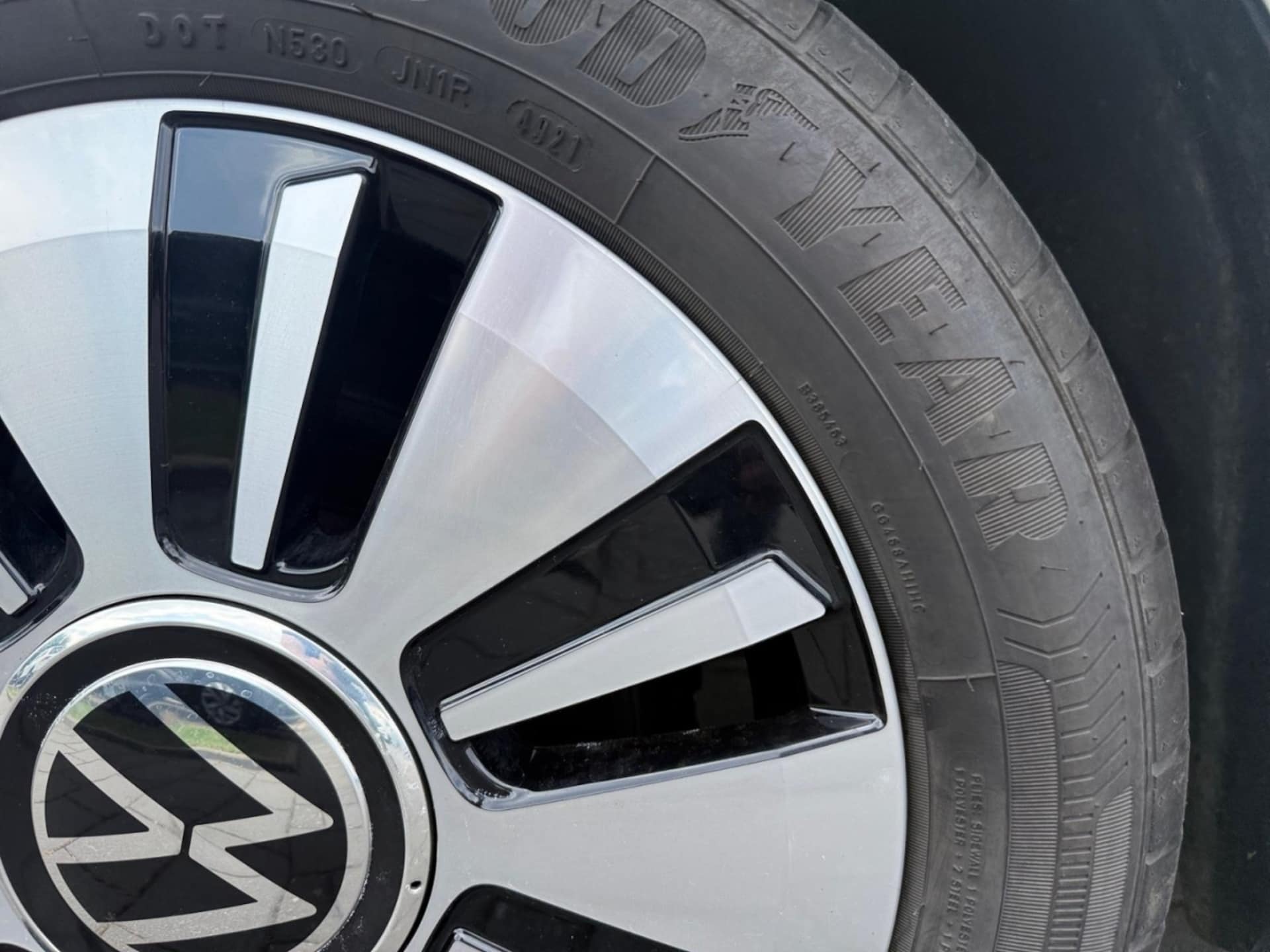 Volkswagen e-up! Style "Plus"