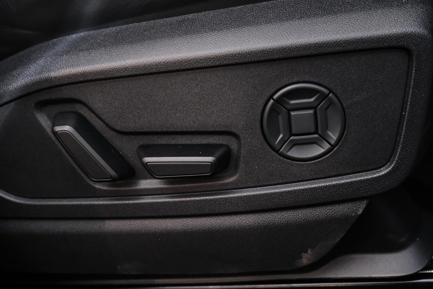 Image about Audi Q5 SUV TDI quattro 150 kW sport
