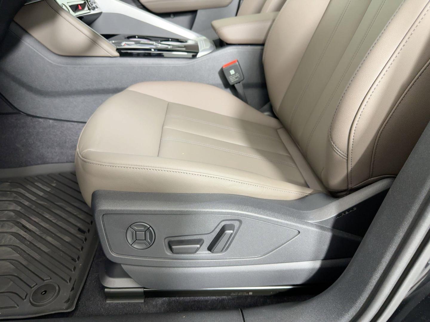 2025 Audi Q5 Premium - Photo 11