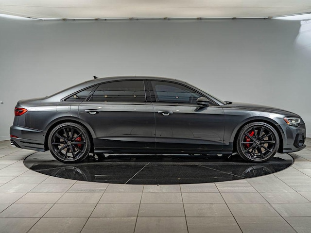 2022 Audi S8 L