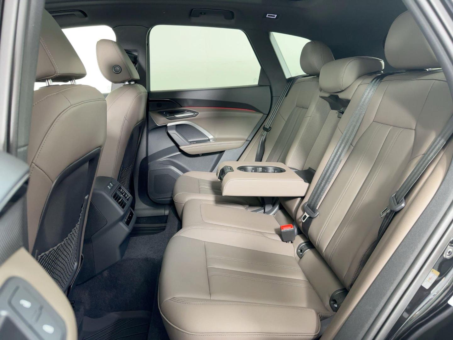 2025 Audi Q5 Premium - Photo 12
