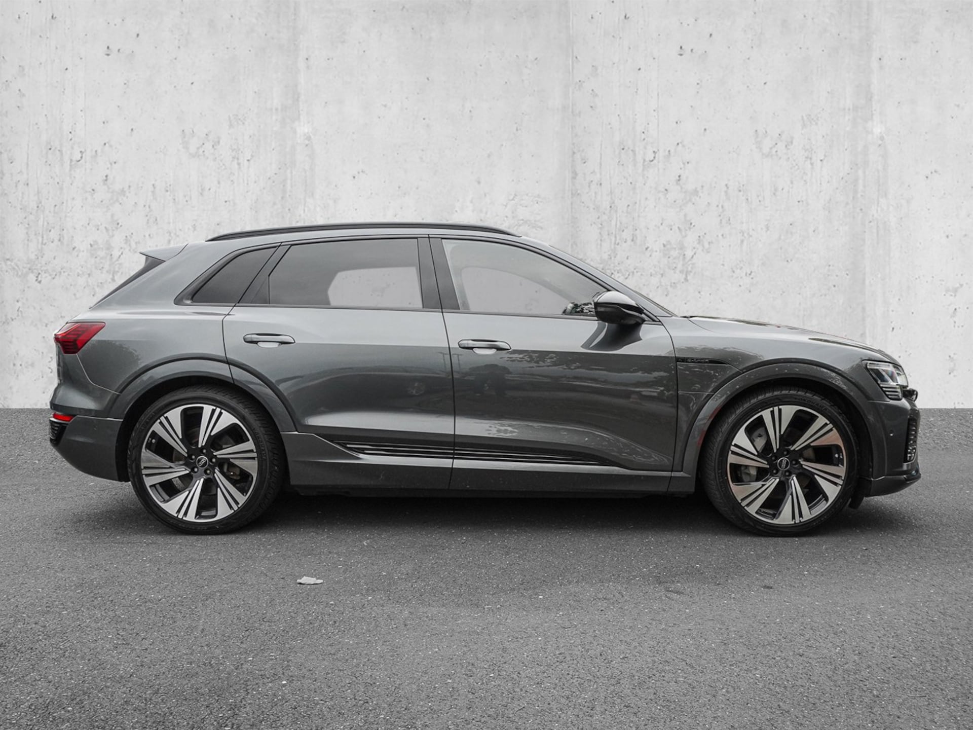 Audi Q8 e-tron S line