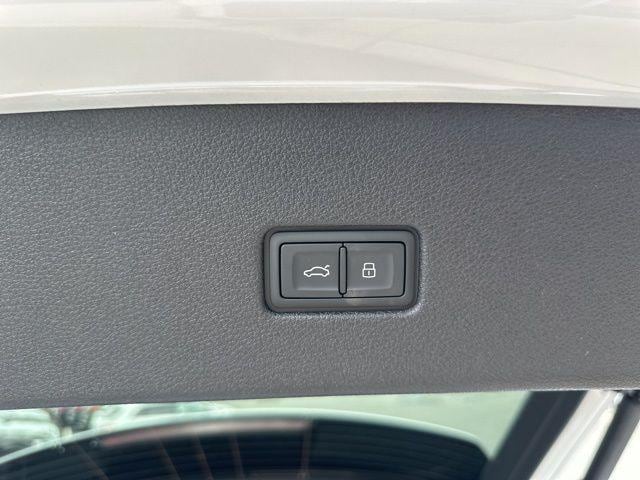 2025 Audi Q8 Premium Plus - Photo 15