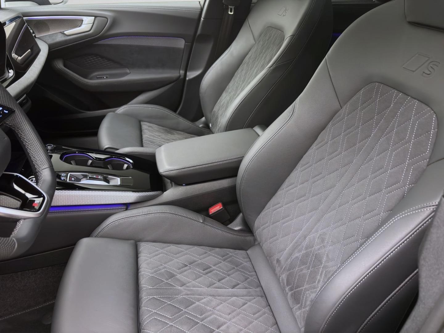 Bild über Audi A5 Limousine TDI quattro 150 kW S tronic - für weitere Informationen kontaktieren Sie den Audi Partner