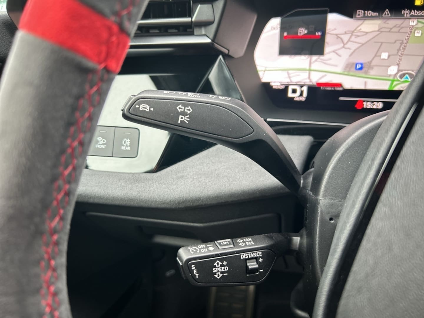 Bild über Audi RS 3 Limousine TFSI quattro 294 kW S tronic - für weitere Informationen kontaktieren Sie den Audi Partner