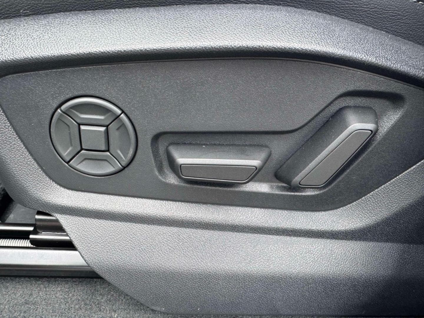 2026 Audi Q7 Premium - Photo 13