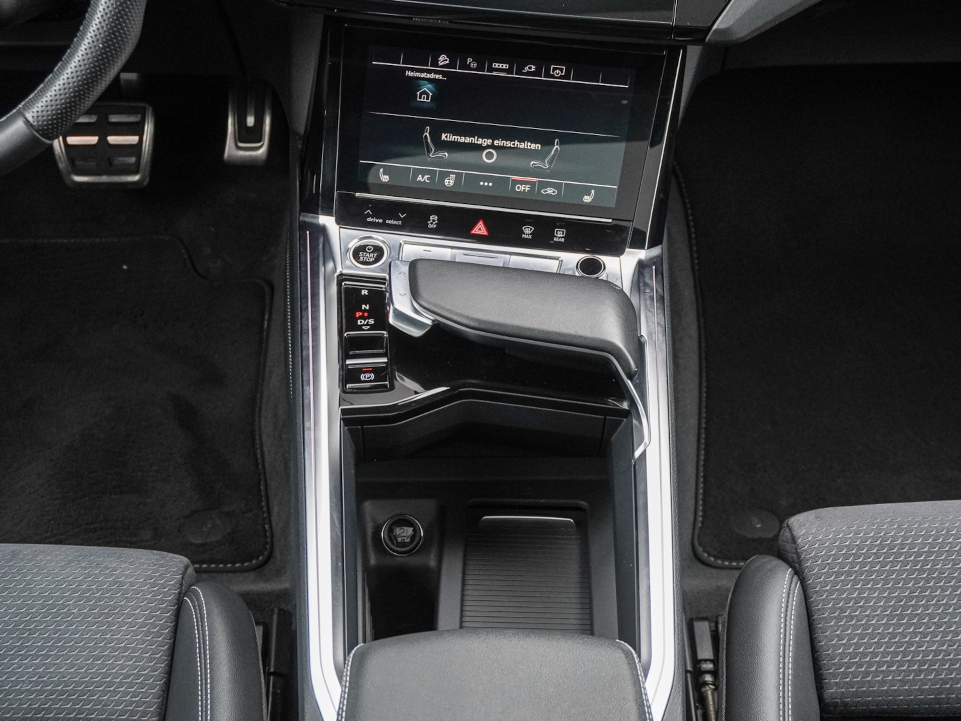 Audi Q8 e-tron S line