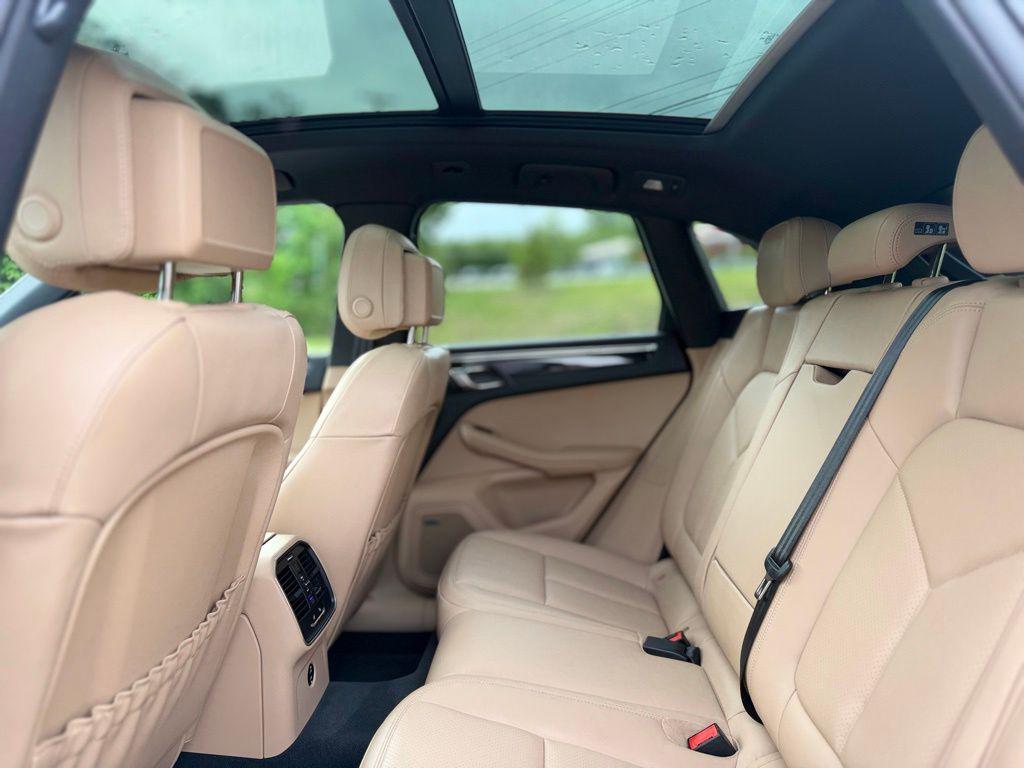 2025 Porsche Macan Base - Photo 22