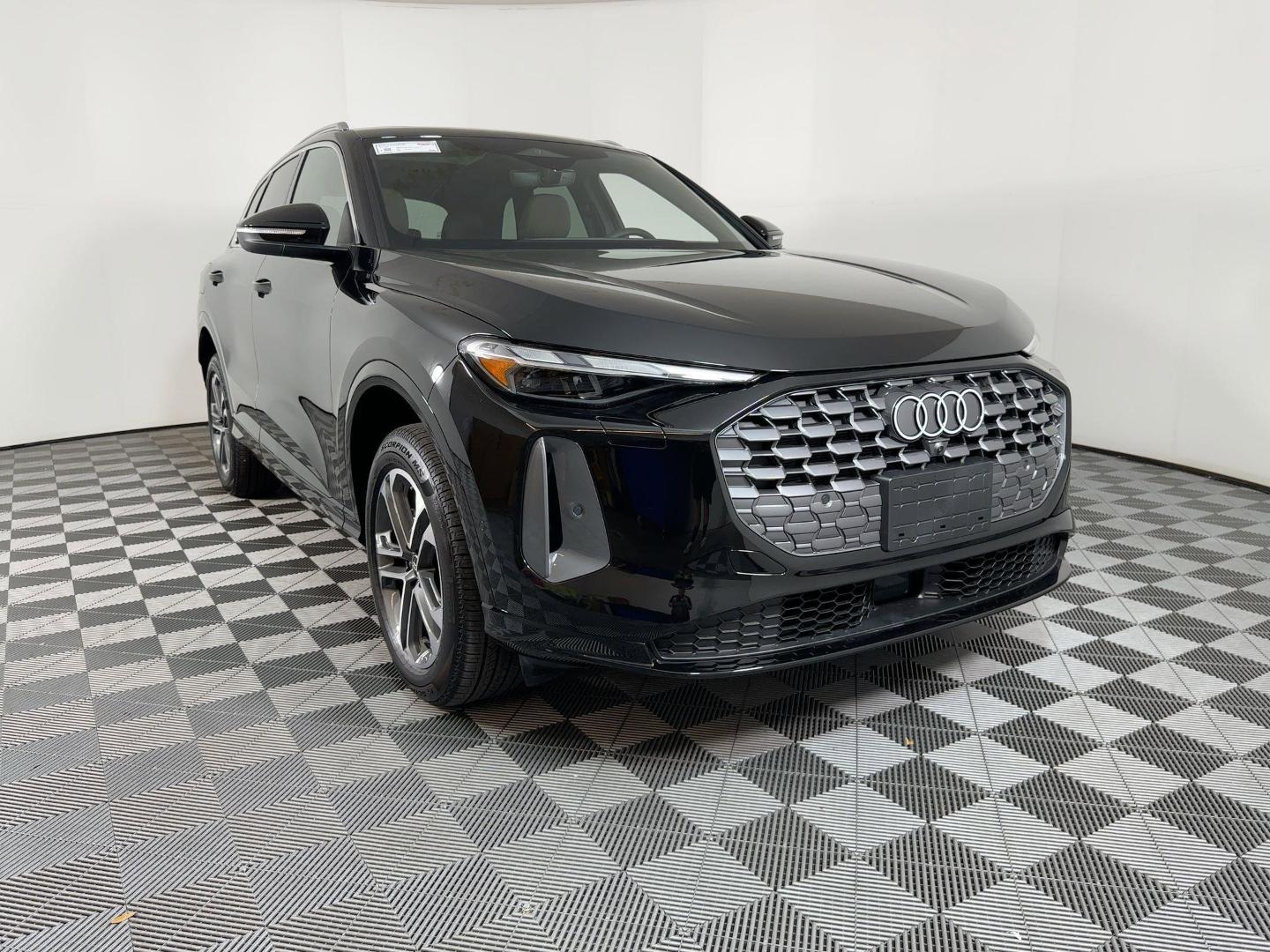 2025 Audi Q5 Premium - Photo 18