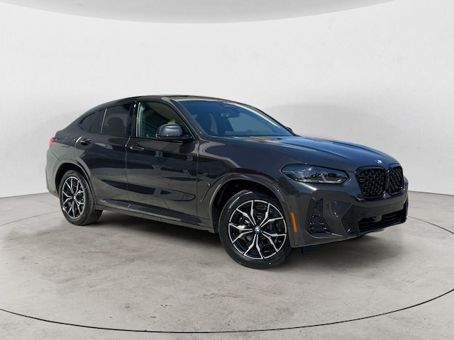 Photo of 2025 BMW X4