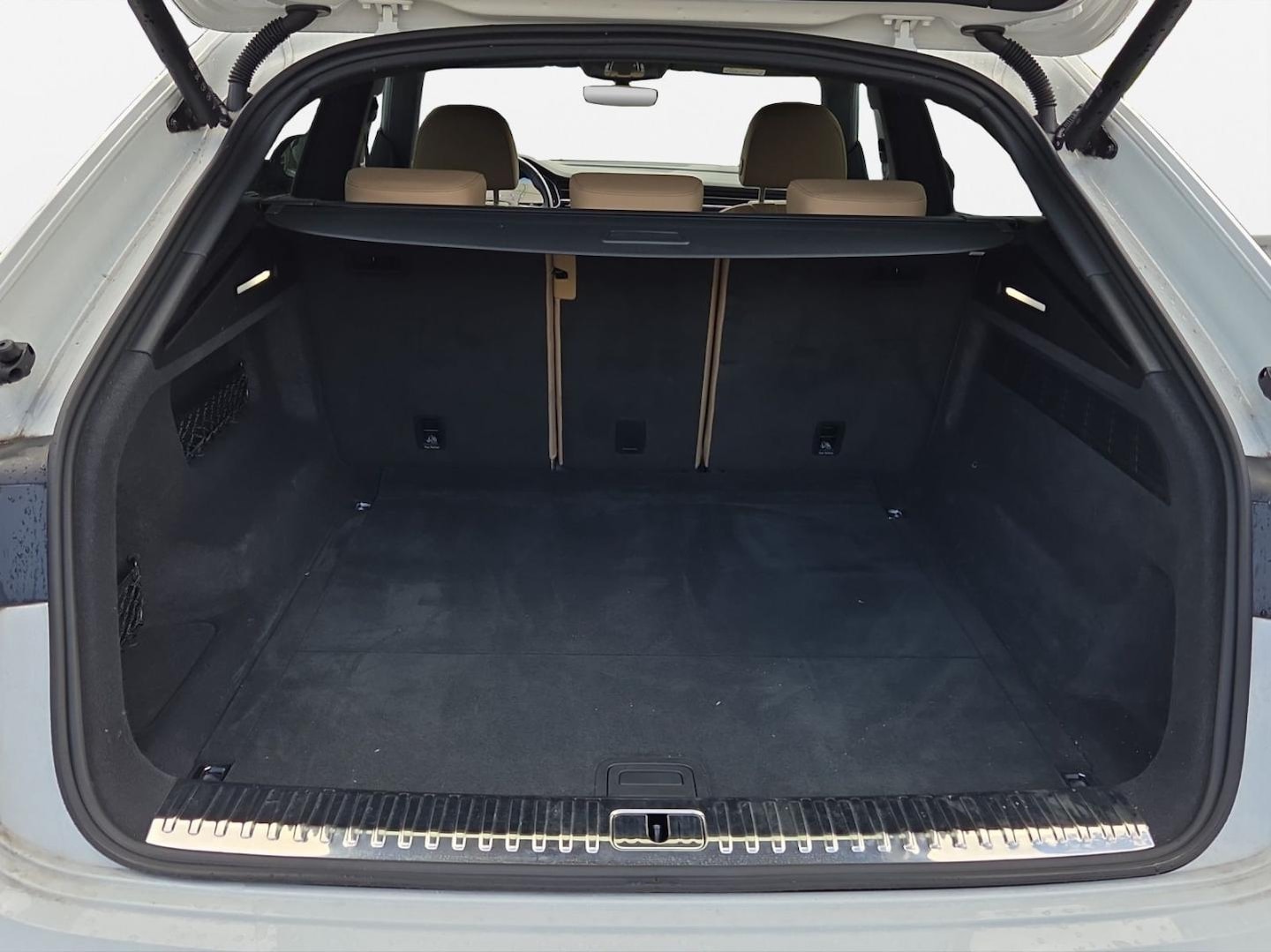 Bild über Audi Q8 SUV 50 TDI quattro tiptronic - für weitere Informationen kontaktieren Sie den Audi Partner