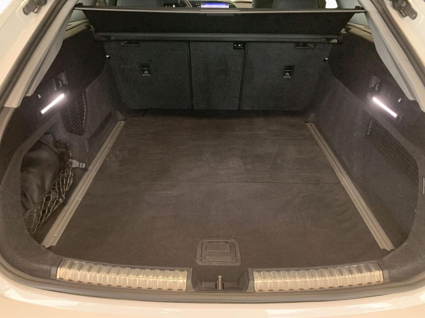 Bild über Audi A6 Avant TDI 150 kW S tronic - für weitere Informationen kontaktieren Sie den Audi Partner