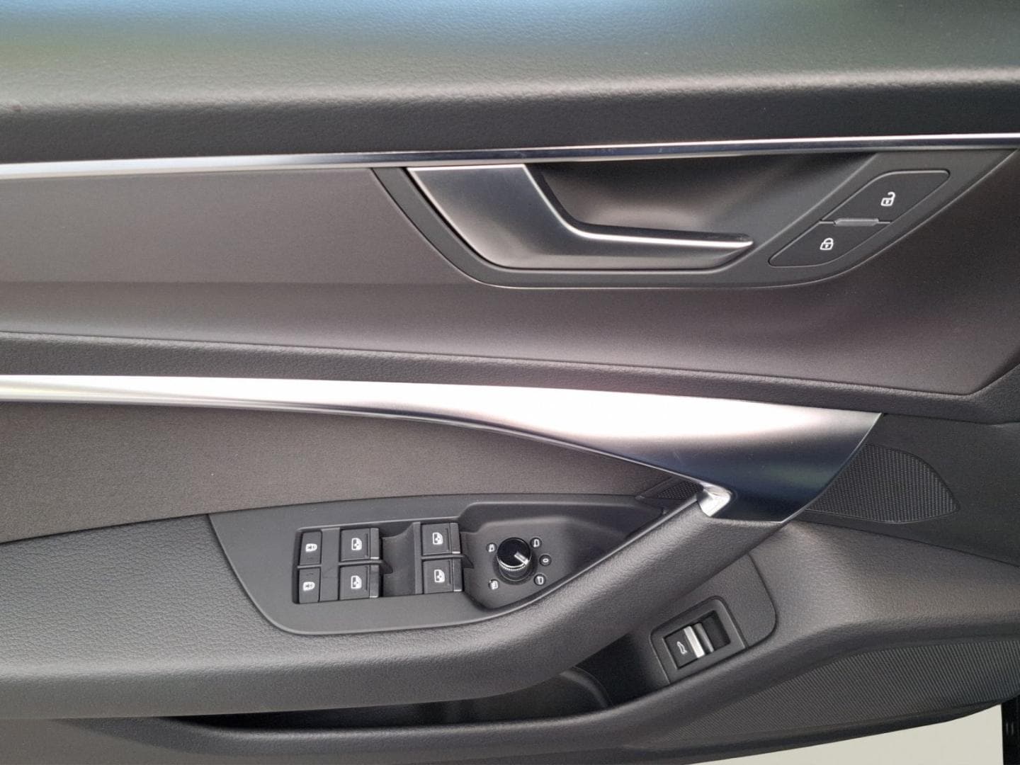 Bild über Audi A6 Avant 40 TDI quattro S tronic - für weitere Informationen kontaktieren Sie den Audi Partner