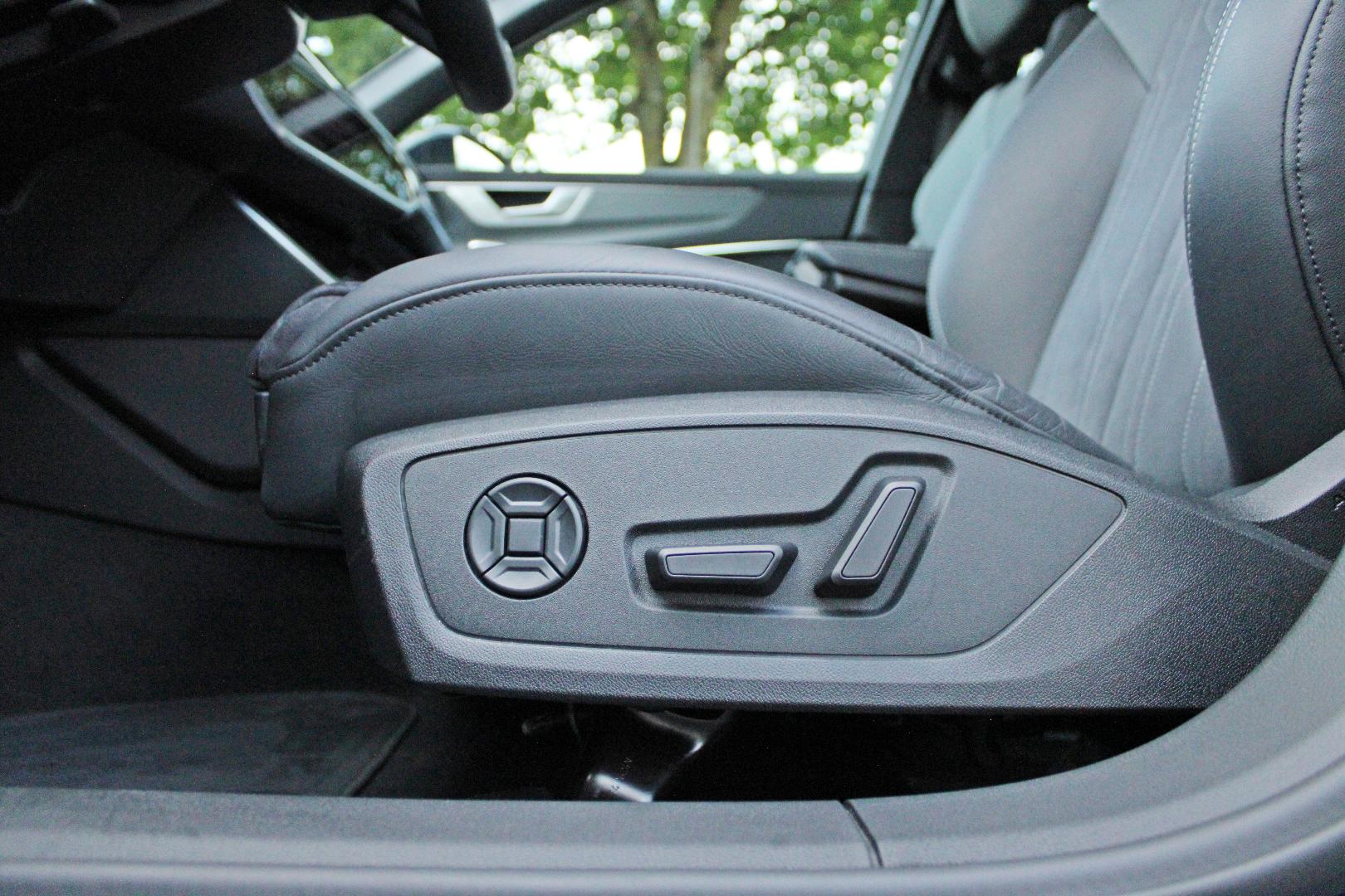 Image about Audi A6 Limousine S line 55 TFSI quattro S tronic
