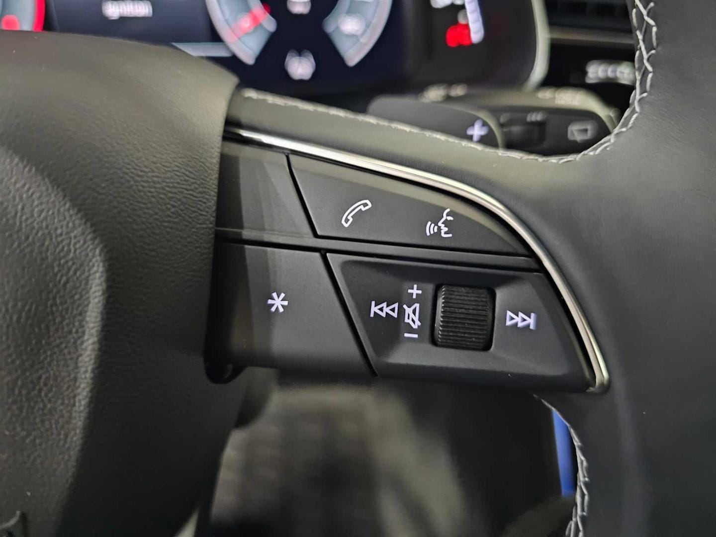 2025 Audi Q8 Premium Plus - Photo 24
