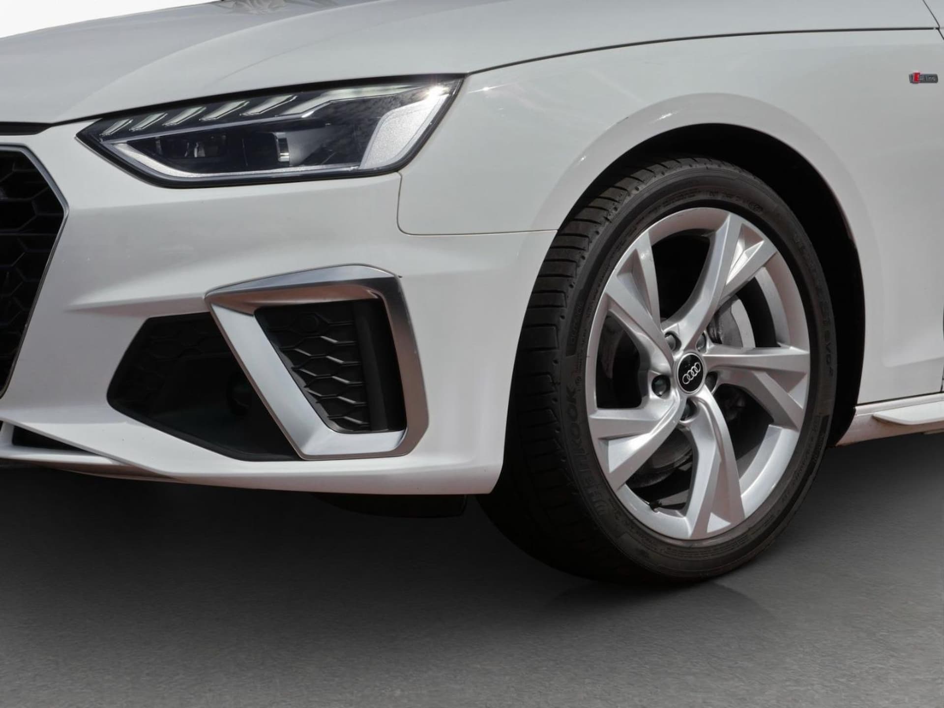 Audi A4 Avant S line