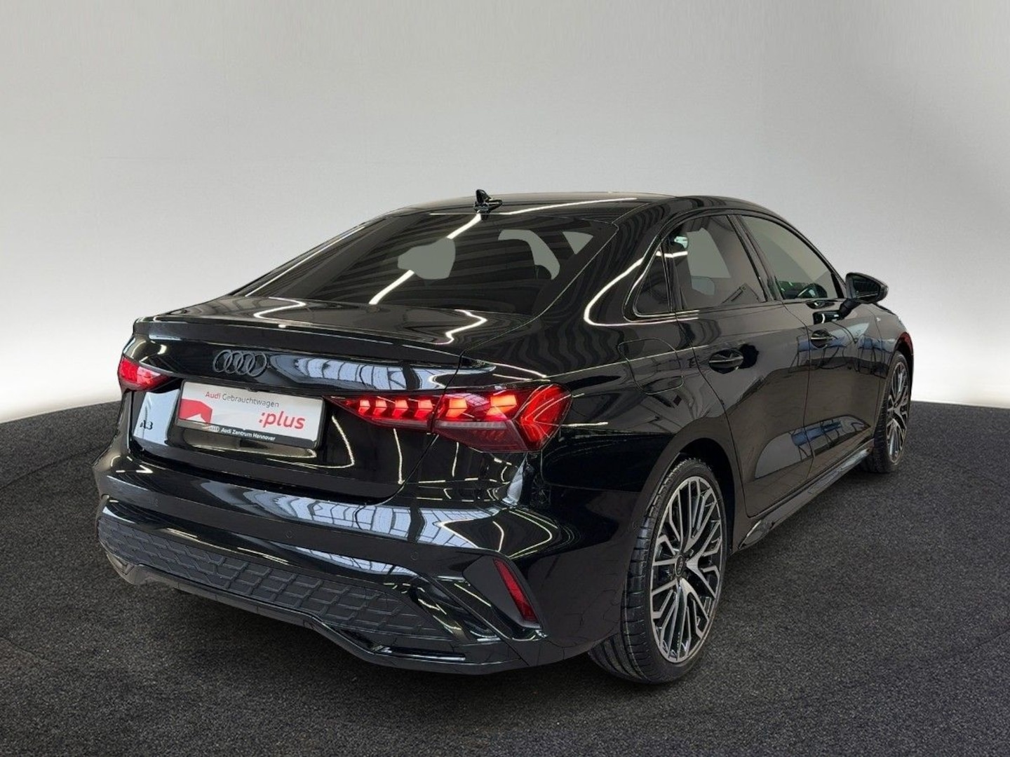 Bild über Audi A3 Limousine S line TDI 110 kW S tronic - für weitere Informationen kontaktieren Sie den Audi Partner