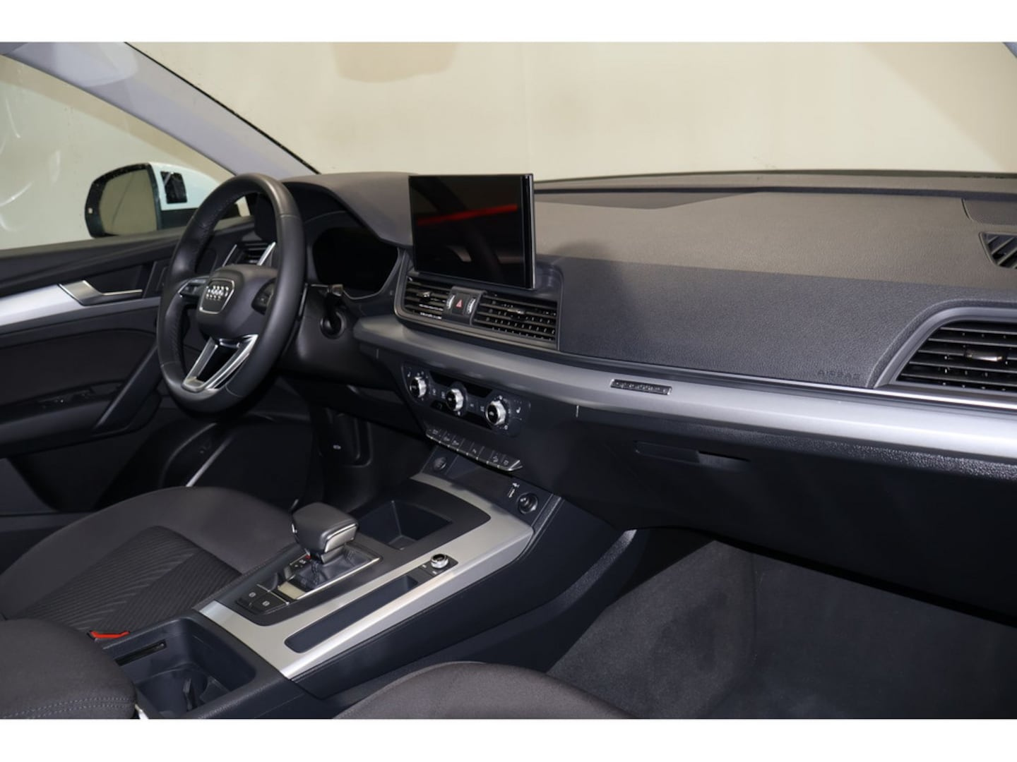 Bild über Audi Q5 Sportback 40 TDI quattro S tronic - für weitere Informationen kontaktieren Sie den Audi Partner
