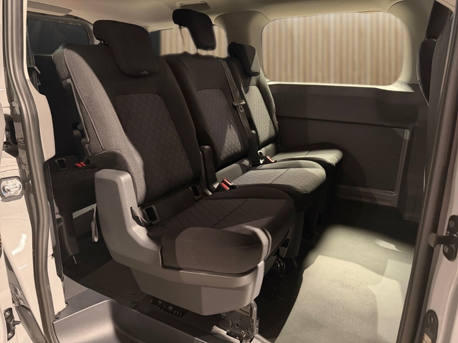 Volkswagen Transporter Kombi kurzer Radstand – Bild 11