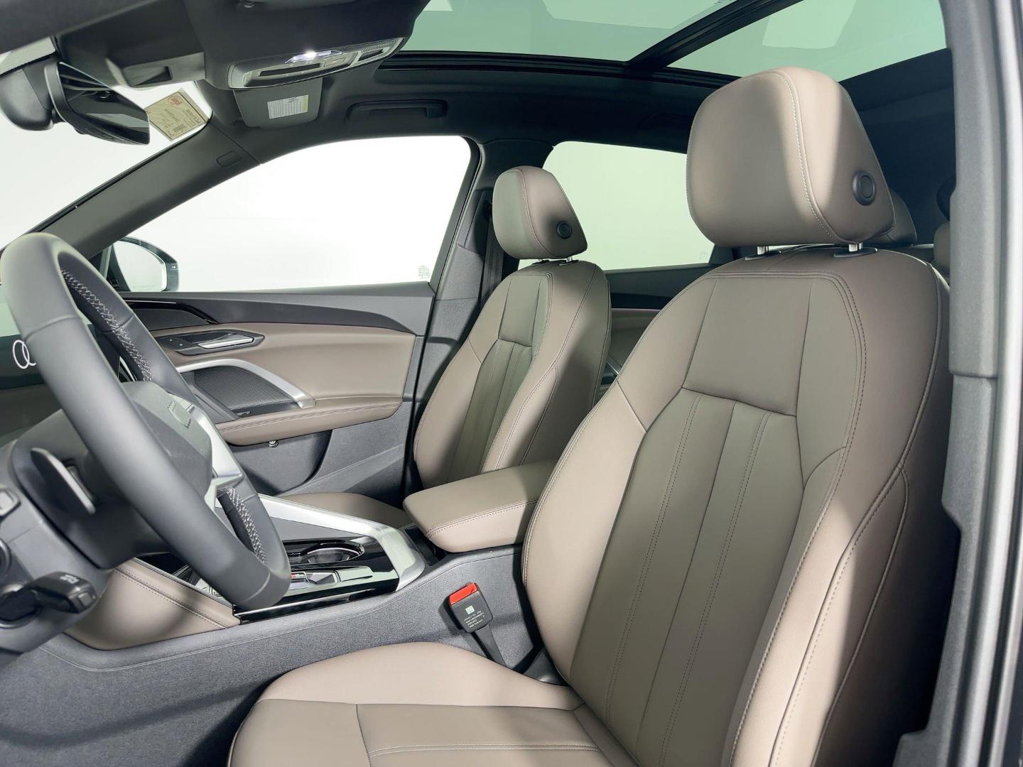 2025 Audi Q5 Premium - Photo 21
